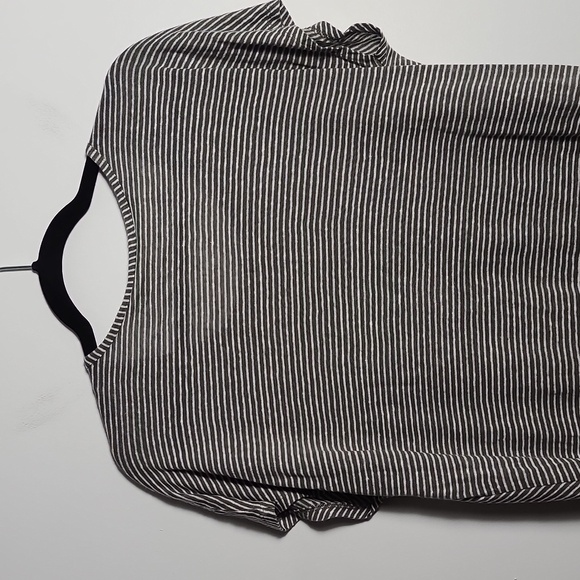 C & C CALIFORNIA Striped Gray and White 100% Linen Top Size Large - Picture 12 of 13